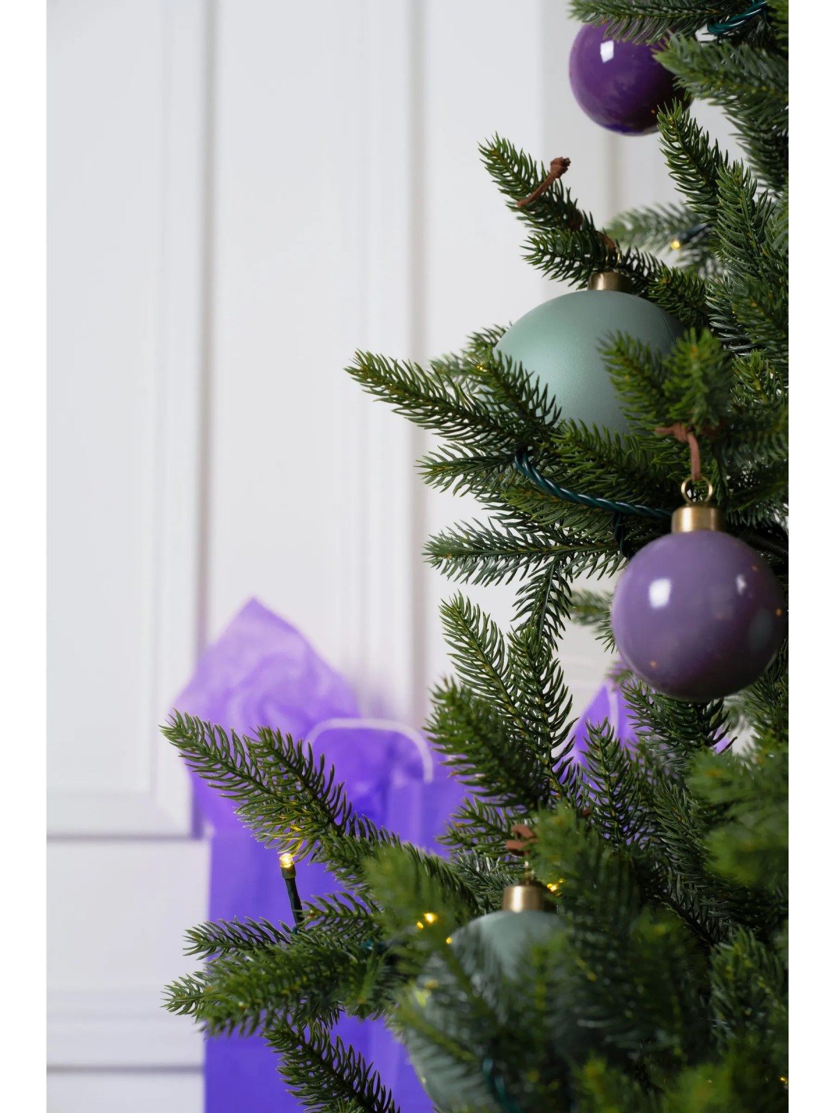 Ель искусственная Crystal trees ТРИУМФ с вплетенной гирляндой 90 см