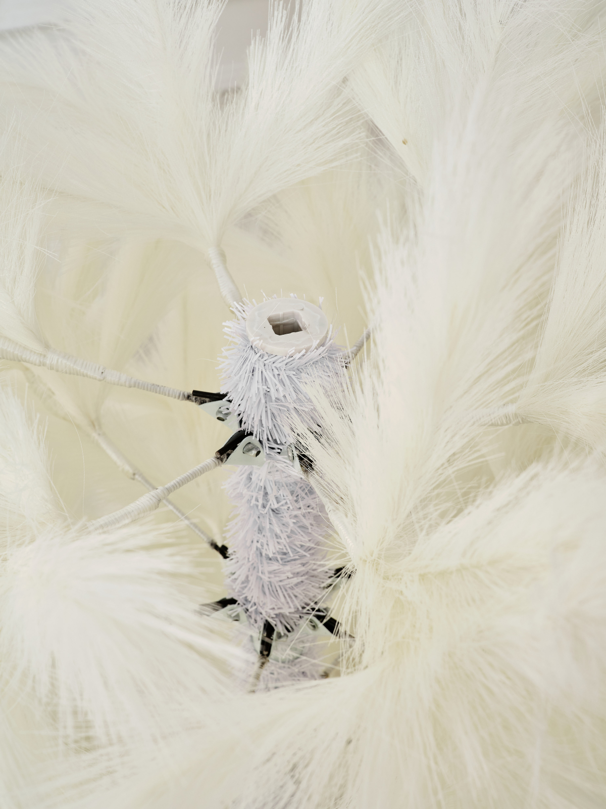 Искусственная елка BINOSHE White Charm 210 см