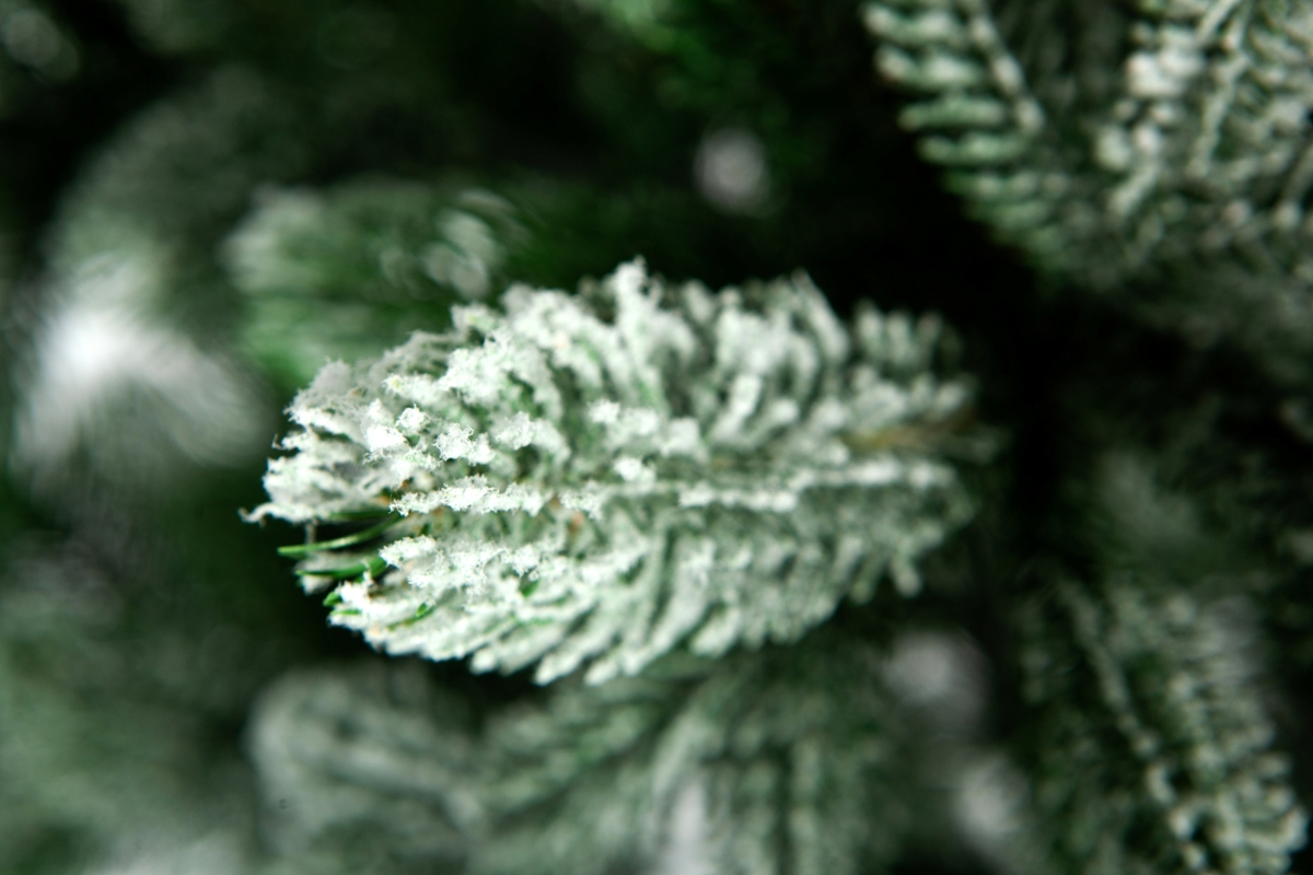 Crystal trees Ель искусственная МОНСЕРРАТ в снегу 180 см