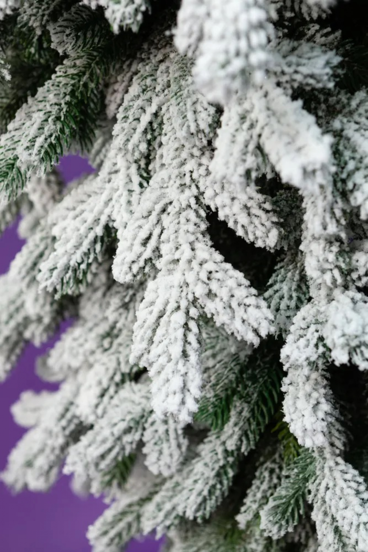 Crystal trees Ель искусственная ЭМИЛИ зеленая в снегу 60 см