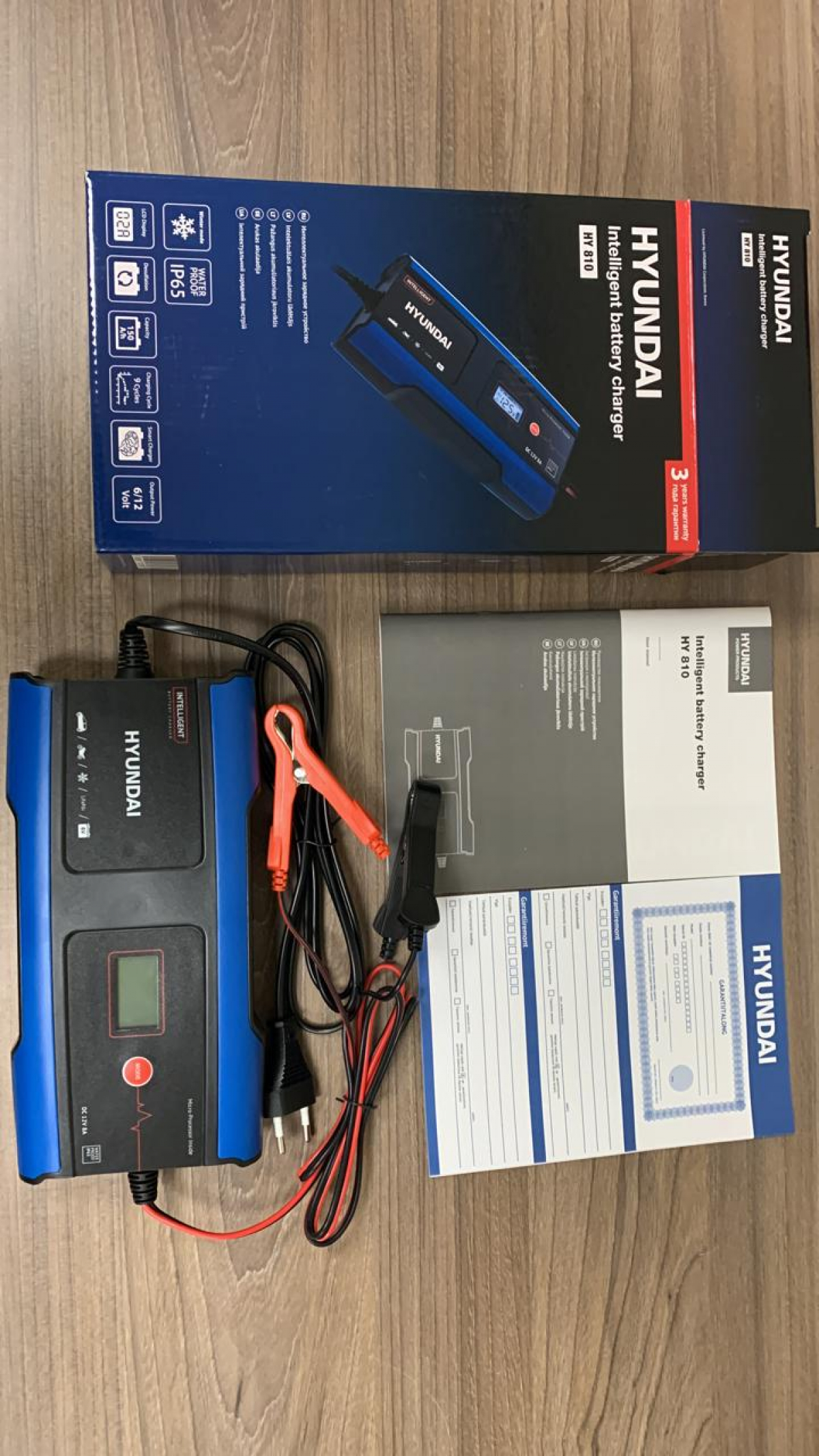 Автомобильное зарядное устройство Hyundai HY 810