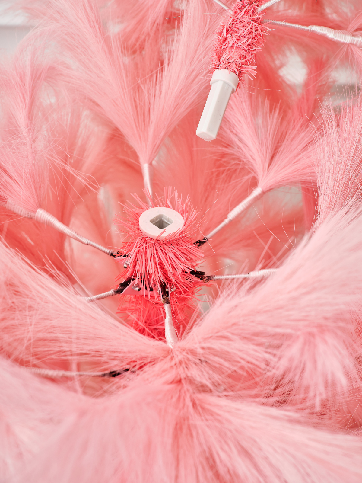 Искусственная елка BINOSHE Pink Charm 240 см