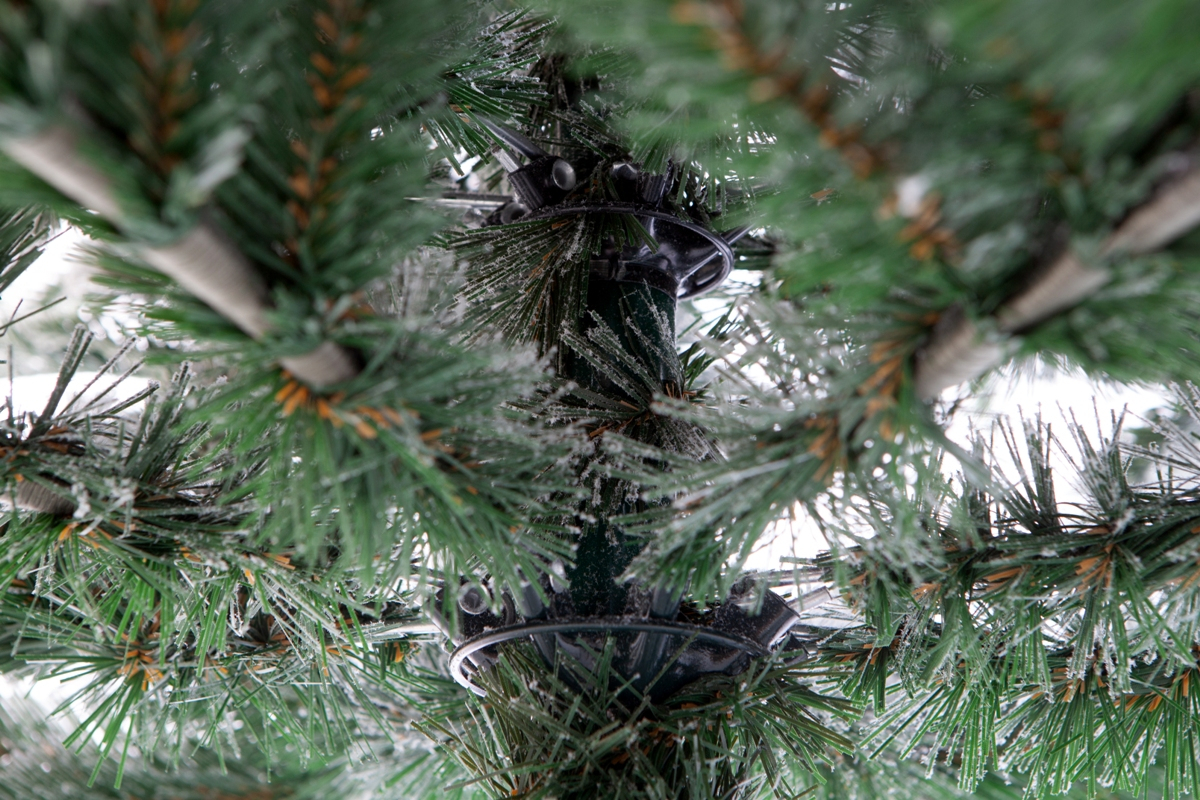 Crystal trees Ель искусственная Гарда заснеженная 2.4 м