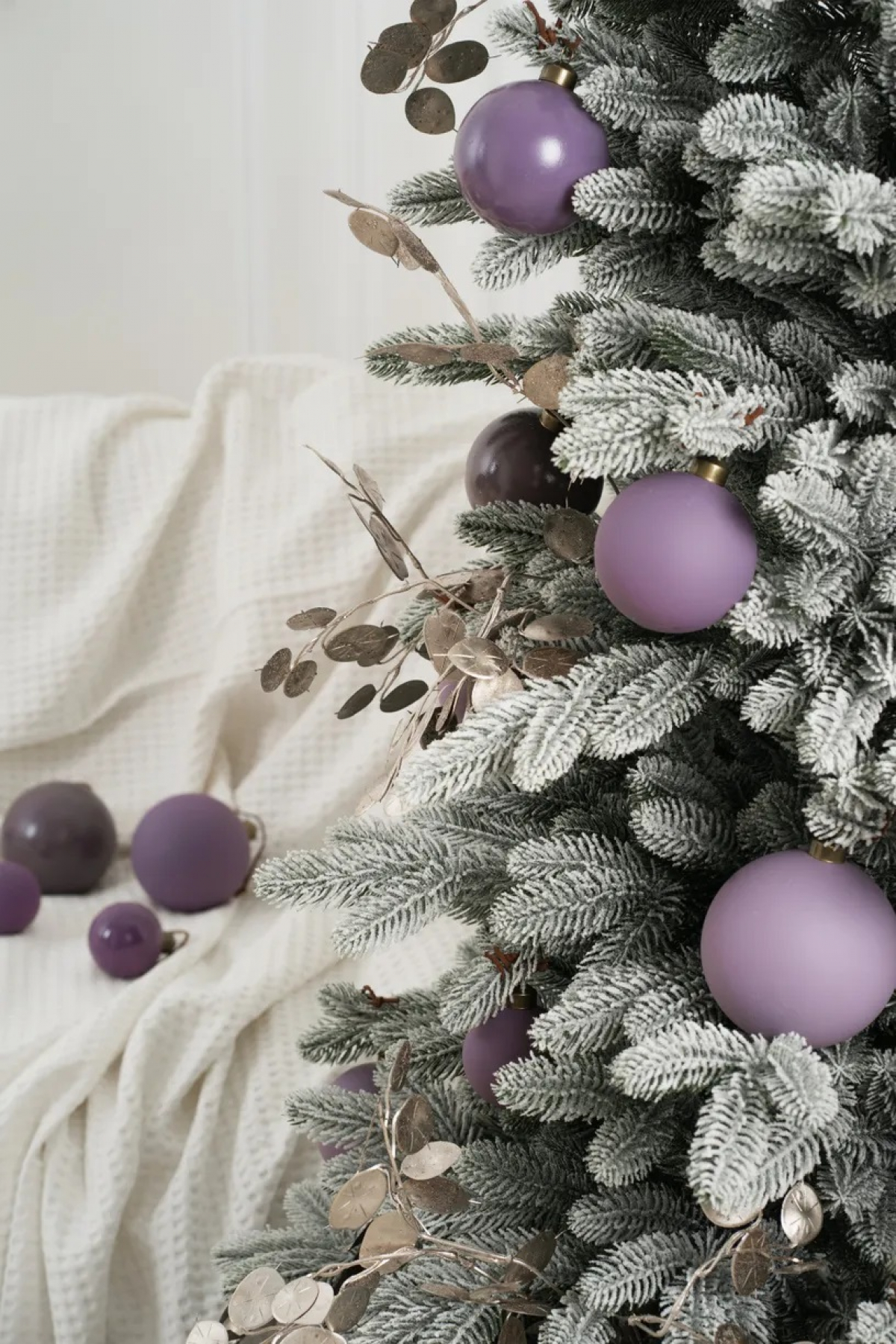 Ель искусственная Crystal trees Барселона в снегу 150 см