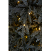 crystal-trees-el-iskusstvennaya-perseya-v-snegu-s-vpletennoj-girlyandoj-185-sm