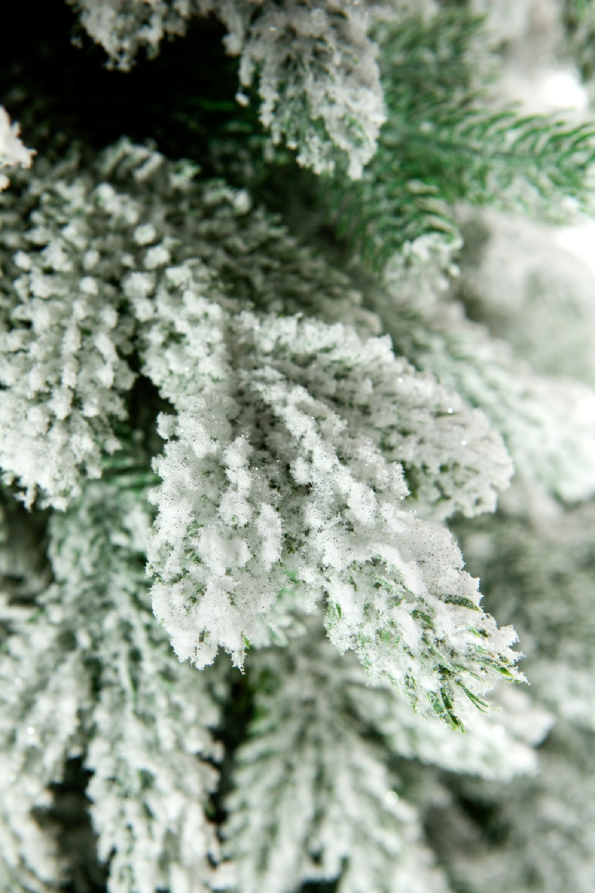Crystal trees Ель искусственная ЭМИЛИ зеленая в снегу 180 см