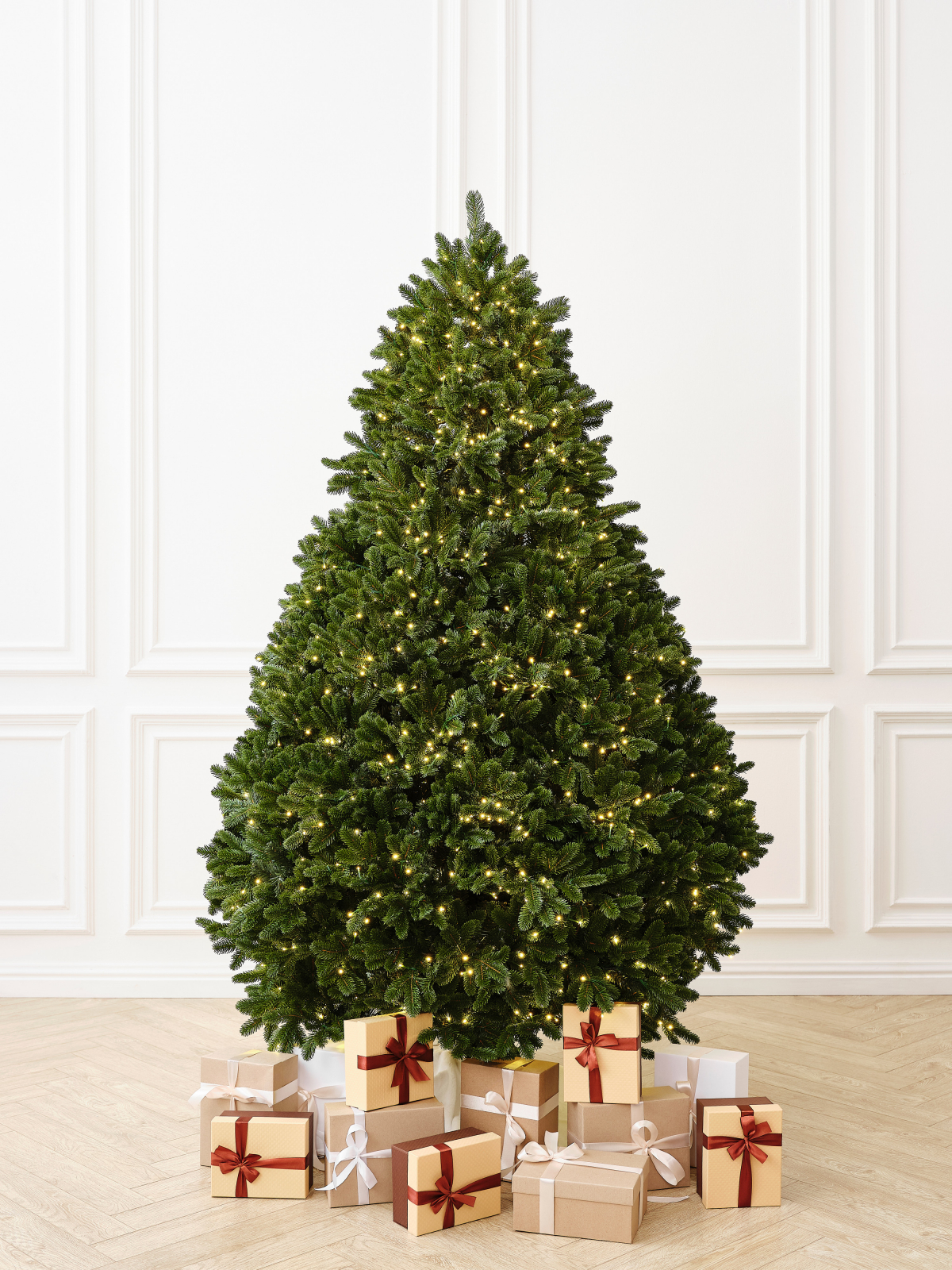 Искусственная елка BINOSHE Grand Majesty 5500 LED 270 см